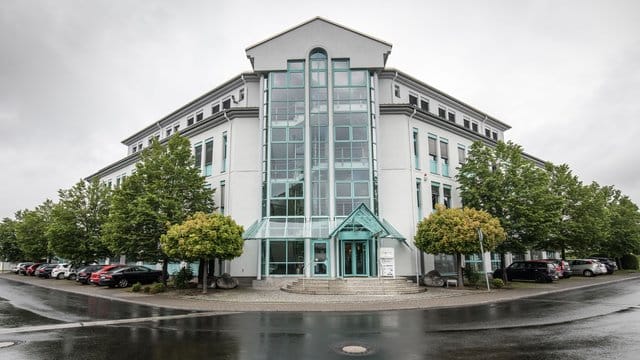 Die Firmenzentrale des Mobilfunkunternehmens 1&1 Drillisch in Maintal. Die Firmenzentrale des Mobilfunkunternehmens 1&1 Drillisch in Maintal.