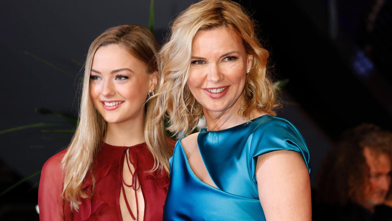 Lilly Krug und Veronica Ferres: Hier zeigt sich die berühmte deutsche Schauspielerin mit ihrer Tochter auf der Berlinale 2020.