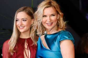 Lilly Krug und Veronica Ferres: Hier zeigt sich die berühmte deutsche Schauspielerin mit ihrer Tochter auf der Berlinale 2020.