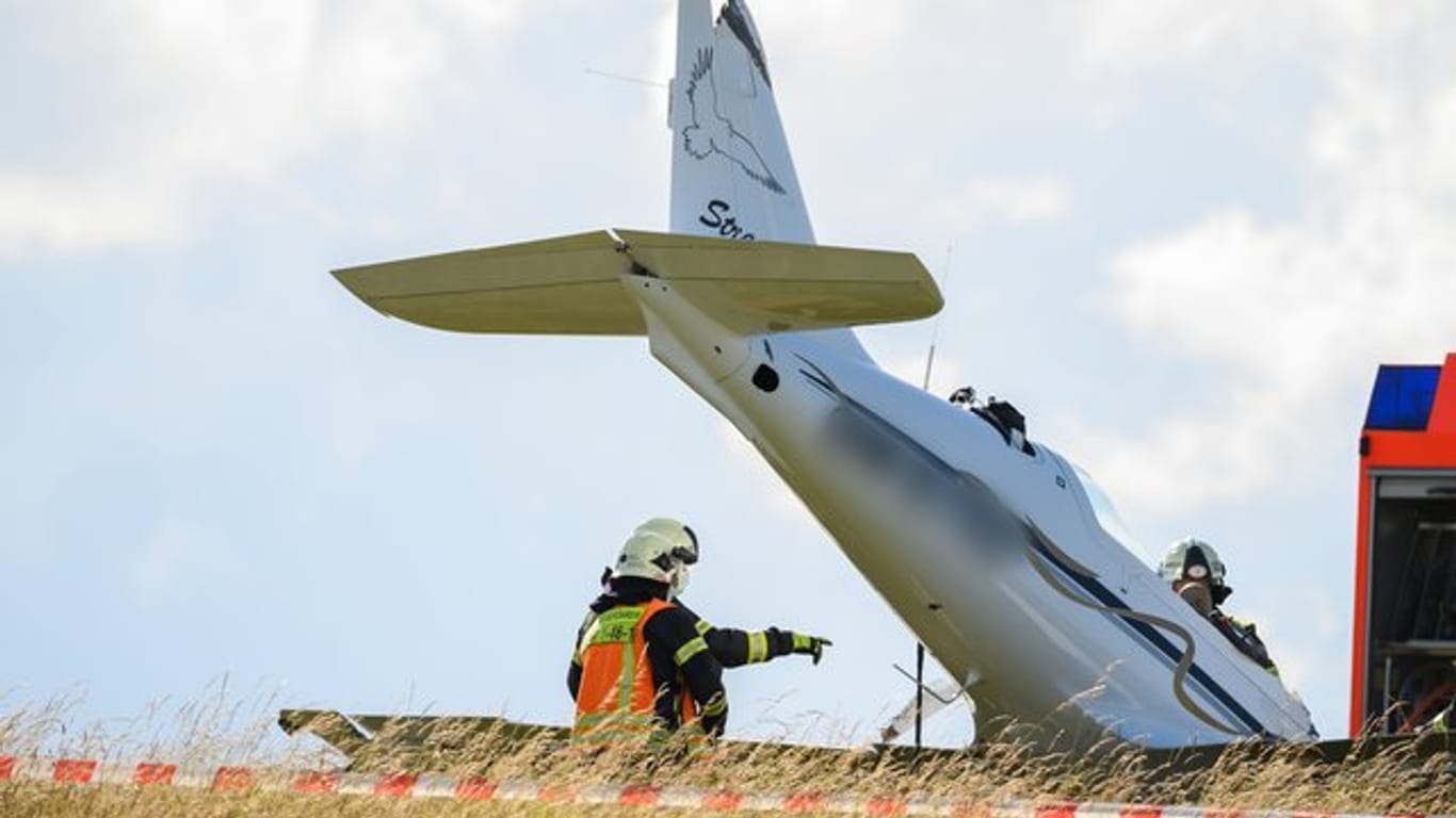 Am Flugplatz im Stadtteil Lützellinden ist am Samstag ein Flugzeug abgestürzt.