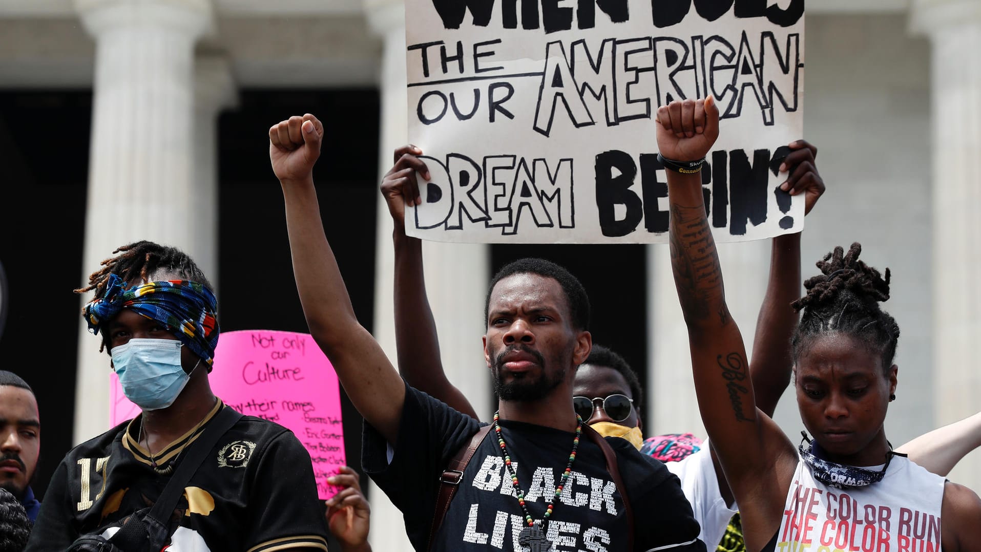 In der US-Hauptstadt Washington gingen am Freitag wieder zahlreiche Menschen auf die Straße. Auch am Samstag gibt es erneut Proteste.