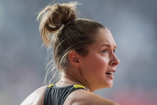 Gina Lückenkemper spricht sich sich für weitere Solidaritätsbekundungen im Sport gegen Rassismus aus.