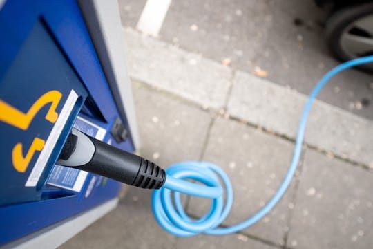 Ladesäule für Elektroautos: Eine deutsche Stadt hat die Nase vorn.