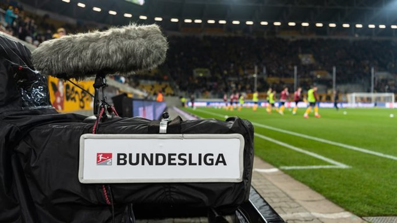 Die Deutsche Fußball Liga hat die Medienrechte für die Spielzeiten von 2021/2022 bis 2024/2025 ausgeschrieben.