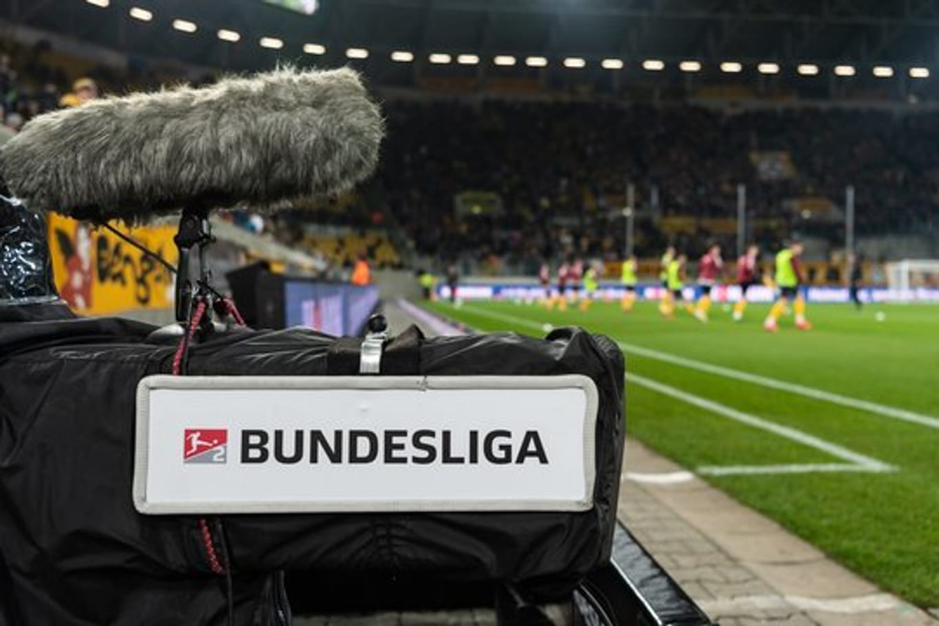 Die Deutsche Fußball Liga hat die Medienrechte für die Spielzeiten von 2021/2022 bis 2024/2025 ausgeschrieben.