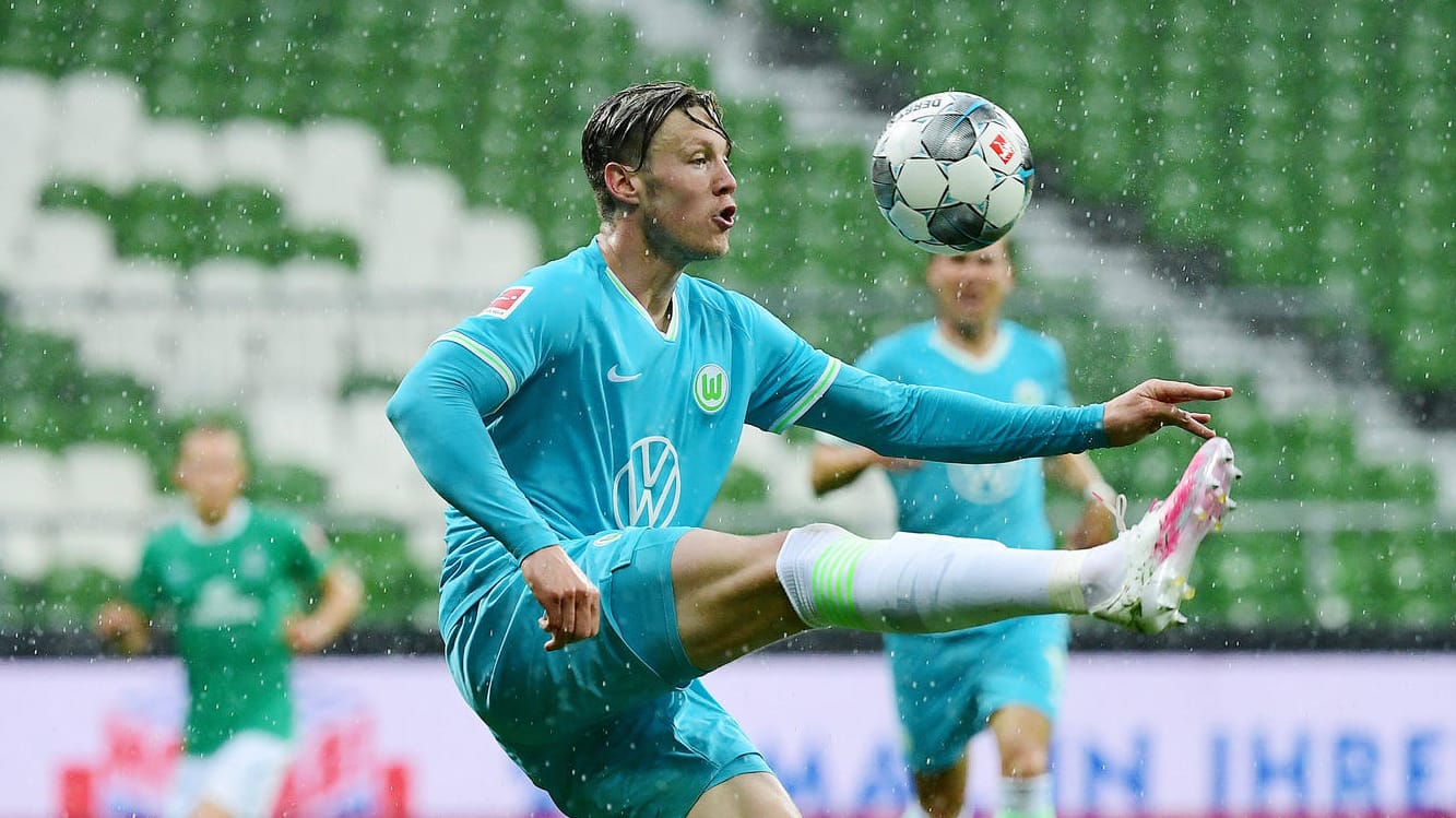 Wout Weghorst (li.): Der Niederländer trifft zur Wolfsburger Führung gegen Bremen. Wout Weghorst (li.): Der Niederländer trifft zur Wolfsburger Führung gegen Bremen.