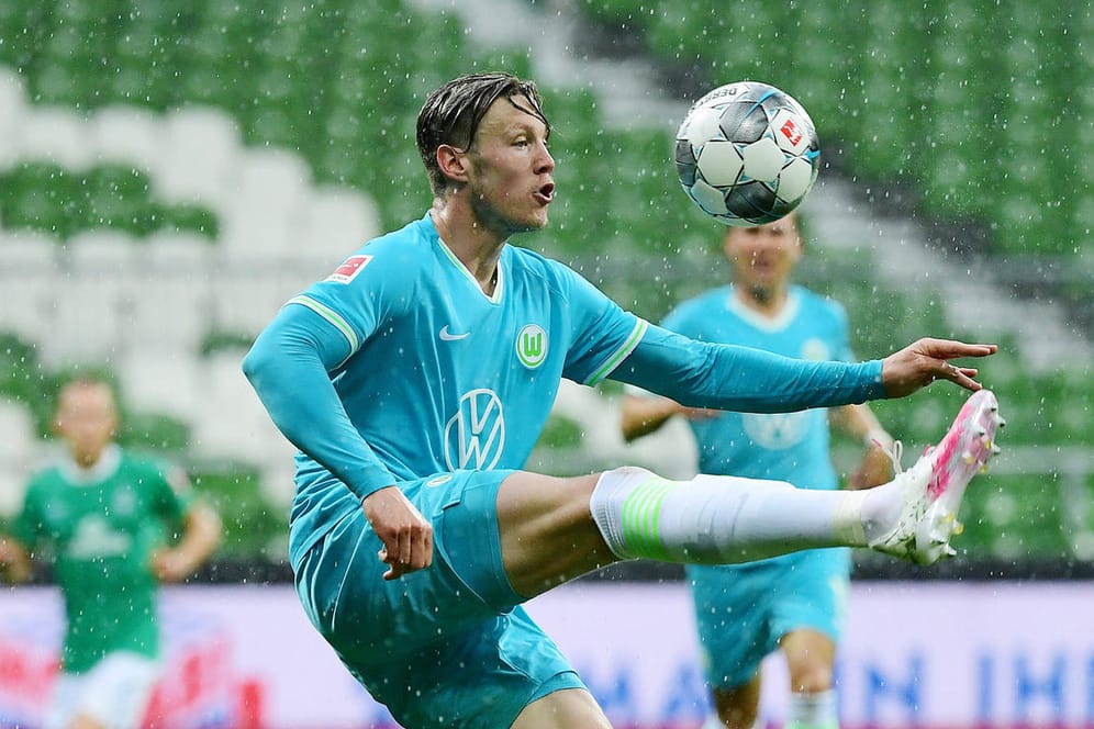 Wout Weghorst (li.): Der Niederländer trifft zur Wolfsburger Führung gegen Bremen.