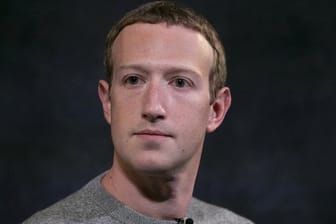 Mark Zuckerberg, Vorstandsvorsitzender von Facebook, stellt nach massiver Kritik an der Untätigkeit des Online-Netzwerks bei umstrittenen Äußerungen von US-Präsident Donald Trump einige seiner Regeln auf den Prüfstand.
