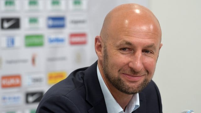 Fordert erneut zu einem radikalen Umdenken in der Bundesliga auf. Fordert erneut zu einem radikalen Umdenken in der Bundesliga auf.