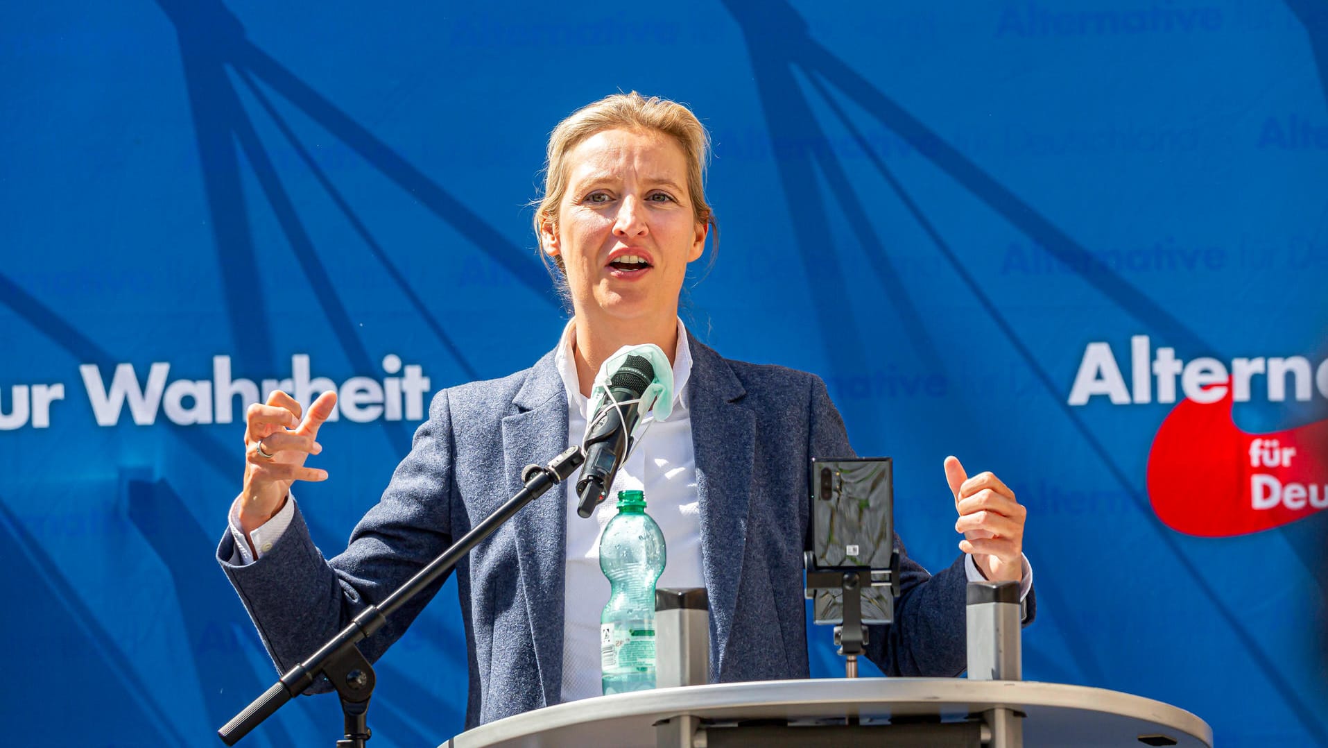 AfD-Fraktionsvorsitzende Alice Weidel ist laut einer Umfrage die Politikerin ind er Partei, die am meisten Wähler bindet.