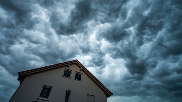 Fällt innerhalb weniger Stunden mehr als 100 Liter pro Quadratmeter Regen, kommt es oft zu Überschwemmungen.