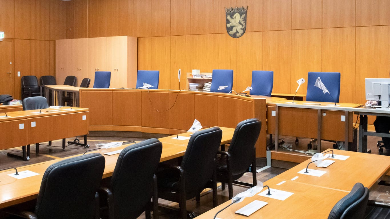 Saal im Landgericht Frankfurt: Die vier Angeklagten wurden freigesprochen (Symbolbild).