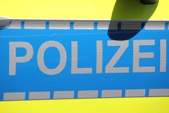 Polizeiauto: Auf das neue Polizeihauptrevier in Greifswald wurde ein mutmaßlicher Brandanschlag verübt (Symbolbild).
