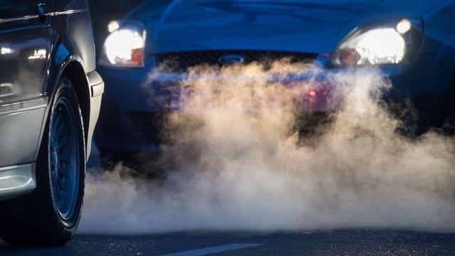 Spritverbrauch: Die Hersteller müssen hierzu Angaben in ihren Autos machen.