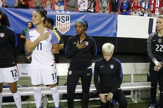 Kapitän Megan Rapinoe hatte im Jahr 2016 während der Hymne bei zwei Länderspielen gekniet.
