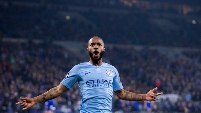 Fordert dass die Premier-League-Clubs schwarzen Trainern bessere Chancen geben: Raheem Sterling.