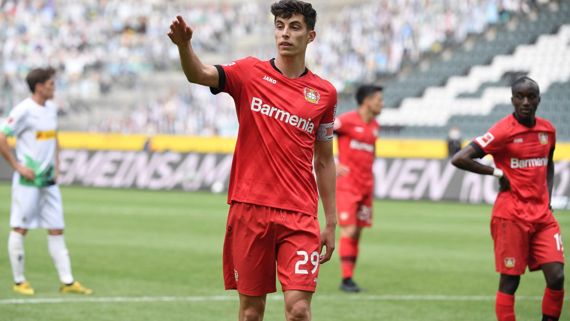 Kai Havertz von Bayer Leverkusen könnte zum FC Chelsea wechseln. Das berichtet zumindest die englische Zeitung "Guardian."