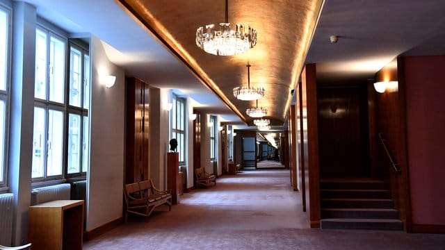 Das obere Pausenfoyer des Großen Festspielhauses, wo traditionell Aufführungen der Salzburger Festspiele zu sehen sind. Das obere Pausenfoyer des Großen Festspielhauses, wo traditionell Aufführungen der Salzburger Festspiele zu sehen sind.