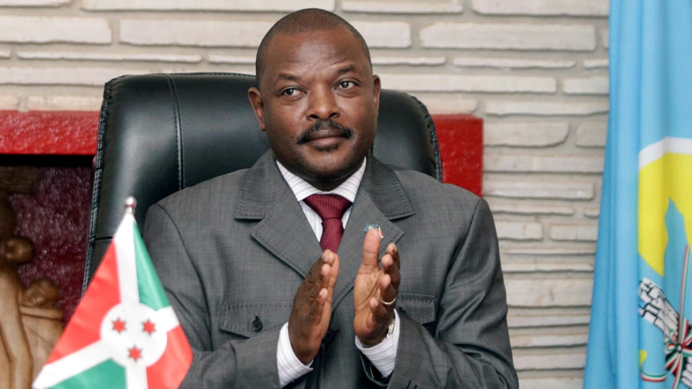 Pierre Nkurunziza: Der scheidende Präsident Burundis ist überraschend an einem Herzstillstand gestorben.