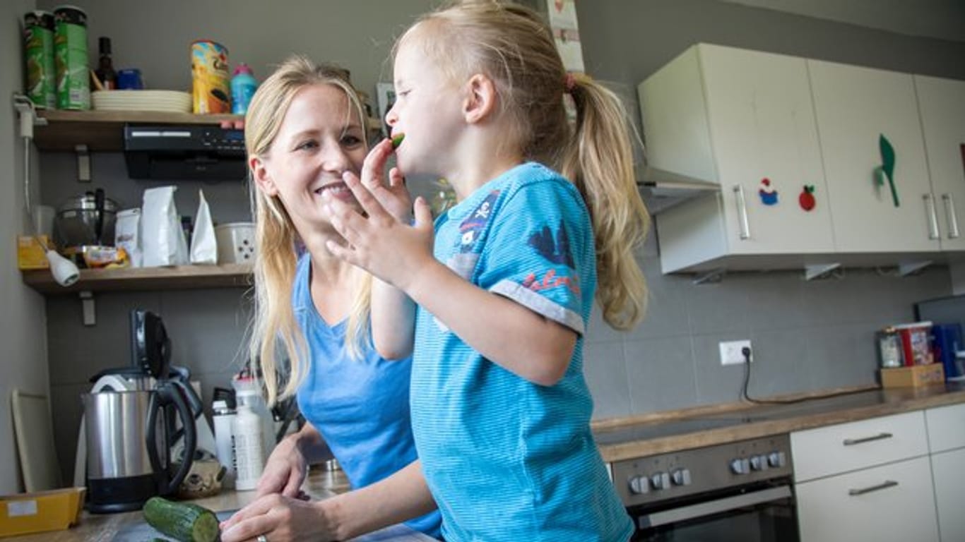 Schnelle und unkomplizierte Rezepte sind am besten geeignet, um Kinder in die Küche zu locken.