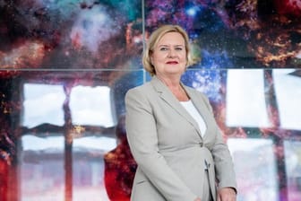 Die neue Wehrbeauftragte, Eva Högl (SPD), rät zu Wachsamkeit.