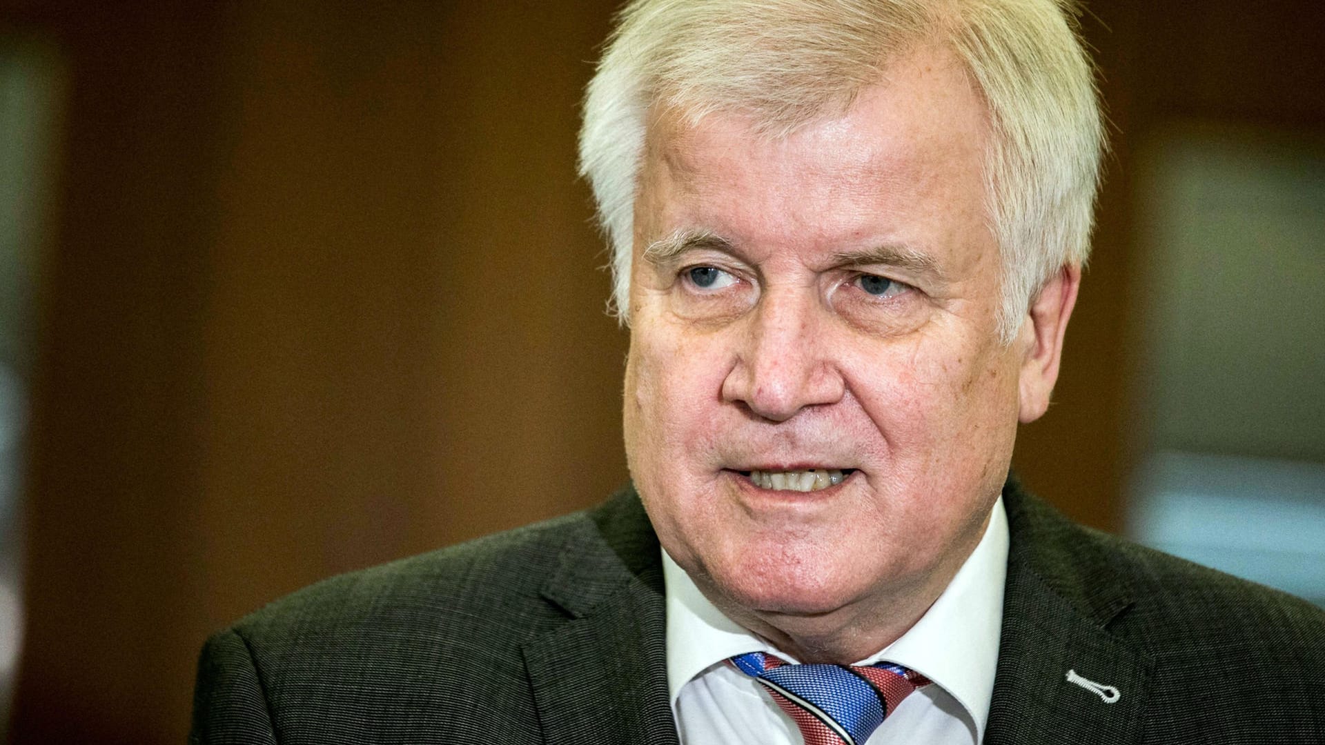 Horst Seehofer: Der Innenminister will erneut Geflüchtete in Deutschland aufnehmen lassen.