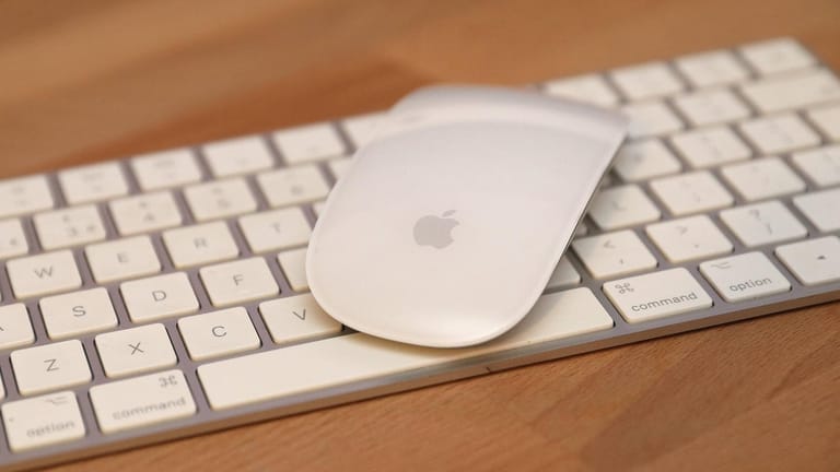 Maus und Tastatur: Apple wird in Mac-Computern in Zukunft wohl keine Intel-Chips mehr verbauen.