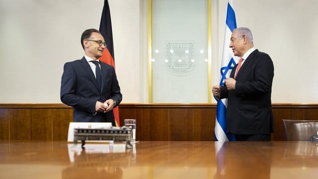 Außenminister Heiko Maas (l, SPD) und Israels Ministerpräsident Benjamin Netanjahu in Jerusalem. Außenminister Heiko Maas (l, SPD) und Israels Ministerpräsident Benjamin Netanjahu in Jerusalem.