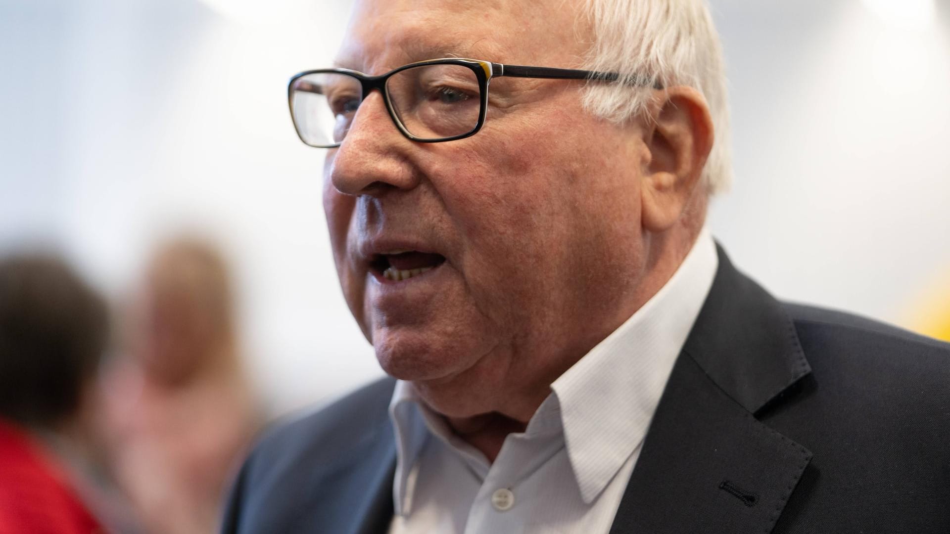Uwe Seeler: Dem 83-Jährigen geht es nach seinem Unfall wieder besser. Uwe Seeler: Dem 83-Jährigen geht es nach seinem Unfall wieder besser.