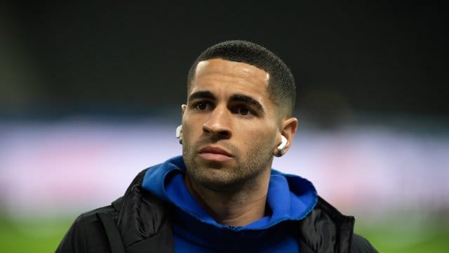 Schalke-Kapitän Omar Mascarell muss an den Adduktoren operiert werden.