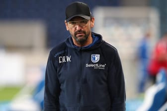 Nach Niederlage gegen Rostock: Claus-Dieter Wollitz muss als FCM-Trainer seinen Hut nehmen.