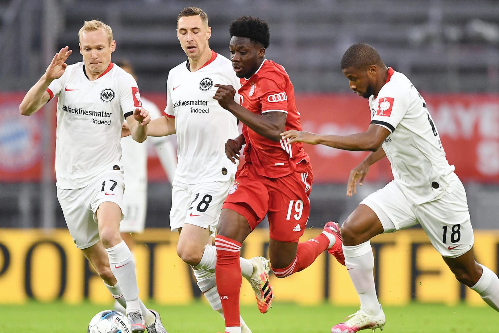 #blacklivesmatter: Eintracht Frankfurt setzt mit einem Sondertrikot ein starkes Zeichen gegen Rassismus.