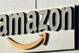 Amazon stoppt die Belieferung der Polizei mit der Software mit dem Namen "Rekognition" für ein Jahr.