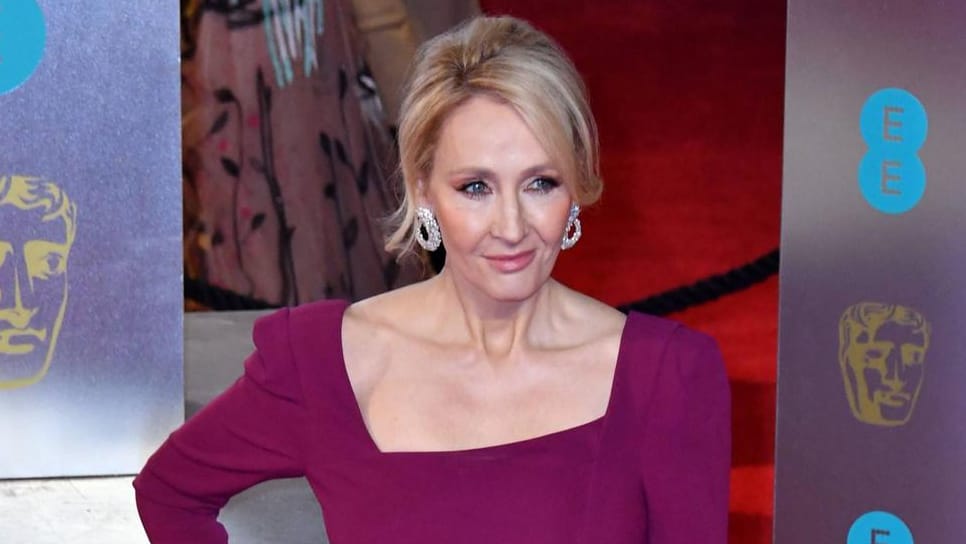 J. K. Rowling: Die "Harry Potter"-Autorin verteidigt ihre Tweets über Transsexuelle.