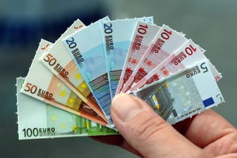 Spielgeld: Der Junge hatte die nachgeahmten Banknoten beim Karneval gesammelt. (Symbolbild)