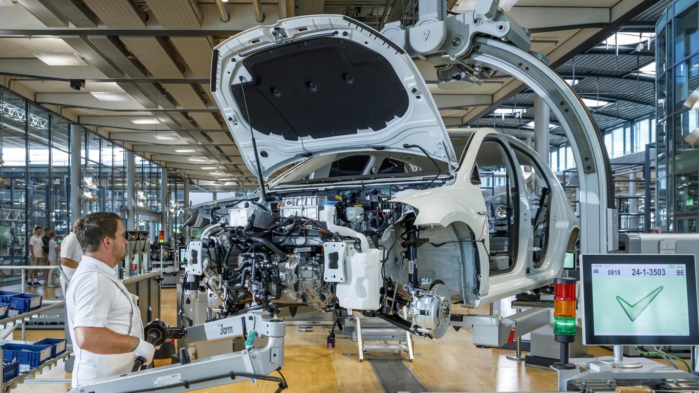Das E-Auto ID.3 von VW wird zusammengebaut: Das Konjunkturpaket fördert die E-Mobilität in Deutschland.