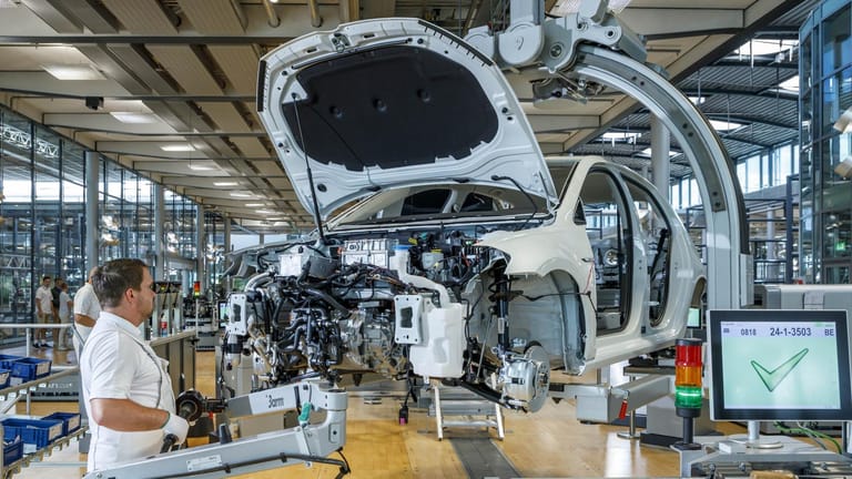 Das E-Auto ID.3 von VW wird zusammengebaut: Das Konjunkturpaket fördert die E-Mobilität in Deutschland.