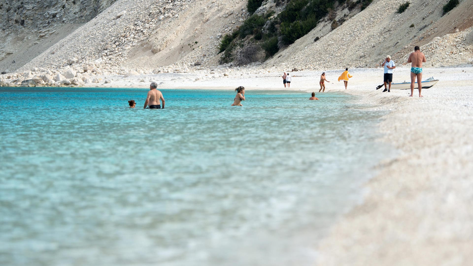 Badeurlaub: In einigen Regionen spielen die Wassertemperaturen schon mit.