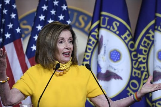 Nancy Pelosi, die Vorsitzende des US-Abgeordnetenhauses, spricht bei einer Pressekonferenz auf dem Capitol Hill.