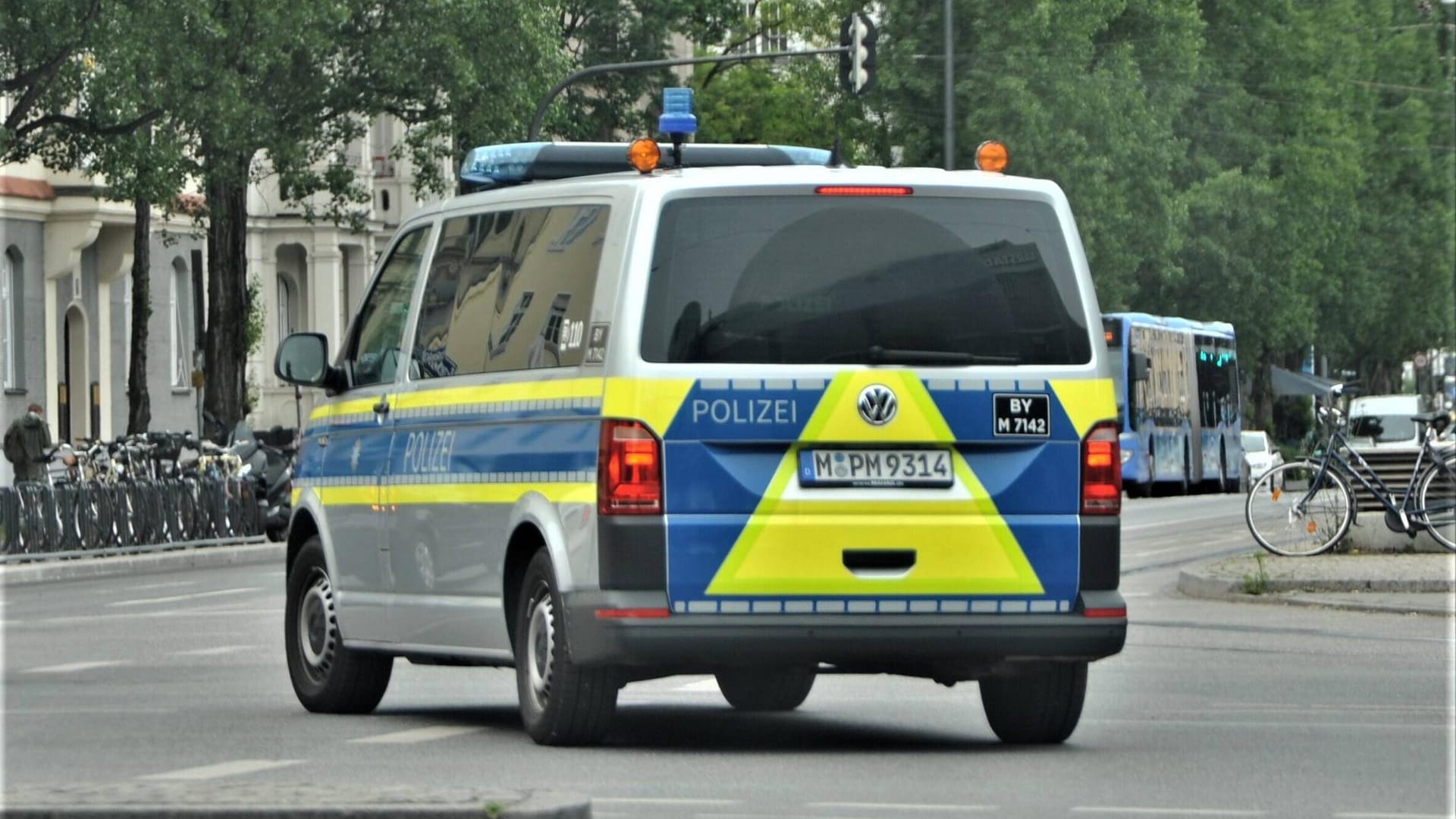 Einsatzfahrzeug der Polizei München (Symbolbild): Ein als vermisst gemeldeter Mann ist tot aufgefunden worden. Einsatzfahrzeug der Polizei München (Symbolbild): Ein als vermisst gemeldeter Mann ist tot aufgefunden worden.
