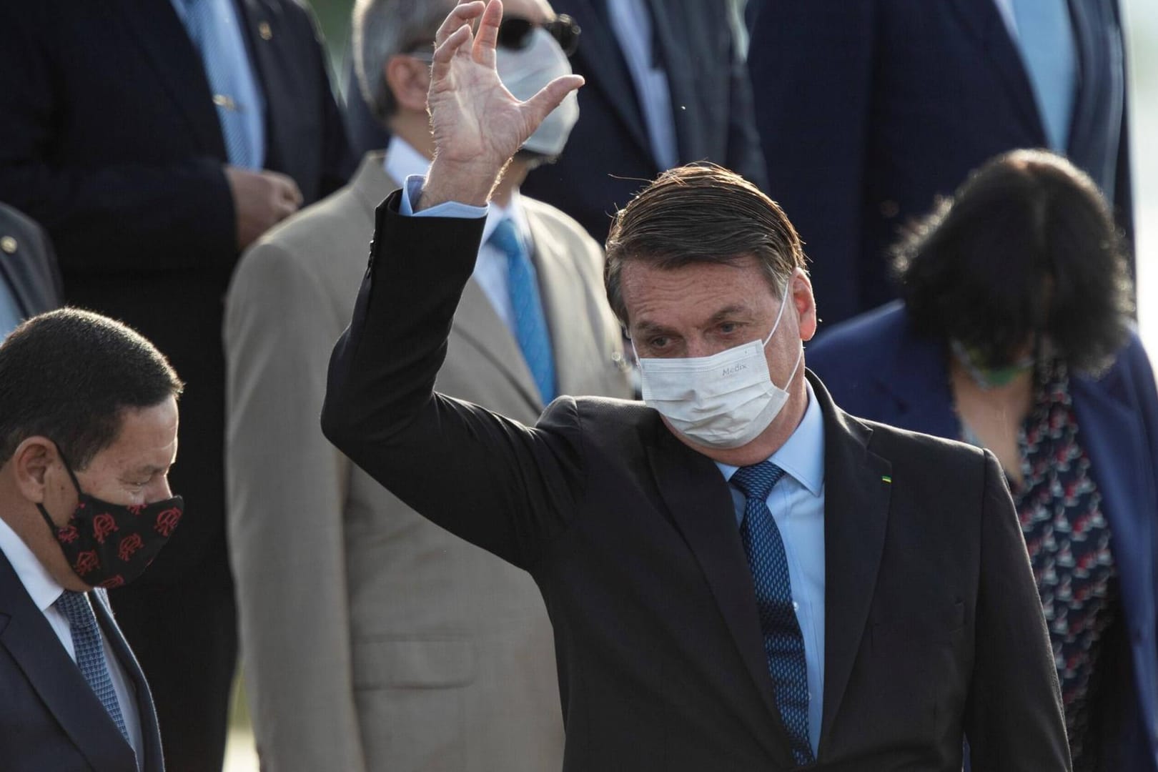 Brasilien: Jair Bolsonaro nennt das Coronavirus gerne eine "kleine Grippe". Dementsprechend locker geht Brasiliens Präsident mit der Pandemie um. Da hilft es auch wenig, dass viele Verantwortliche der brasilianischen Bundesstaaten die Gefahr längst erkannt haben. Brasilien hat mittlerweile die zweitmeisten Infizierte weltweit – und sie steigen täglich weiter.