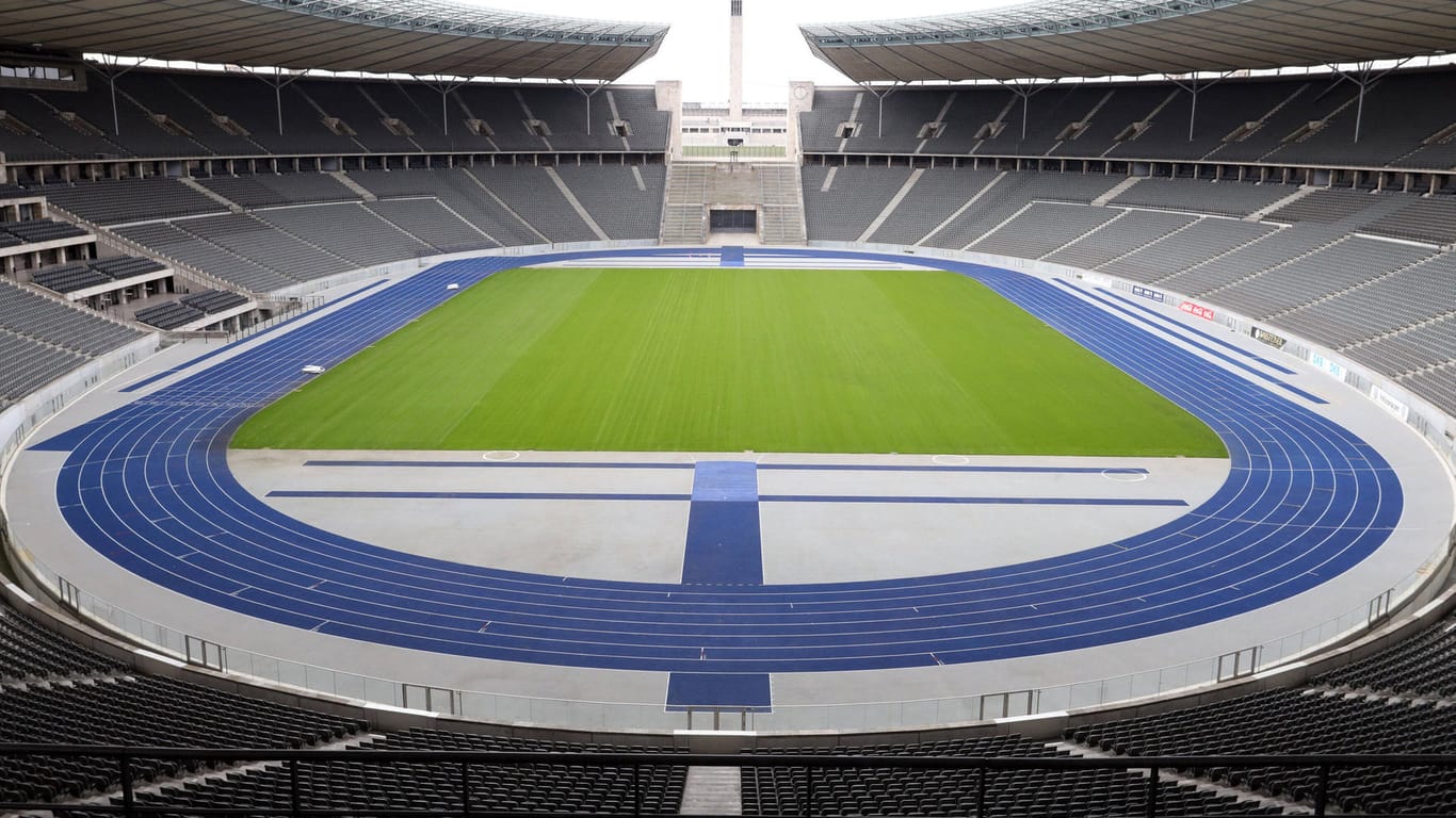 Das leere Olympiastadion in Berlin: Momentan stehen die Chancen auf Fans beim DFB-Pokalfinale laut Berliner Senat schlecht.