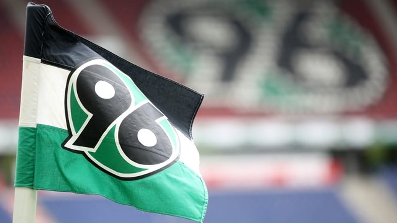 Fünf Profis von Hannover 96 hatten gegen die Corona-Auflagen verstoßen.