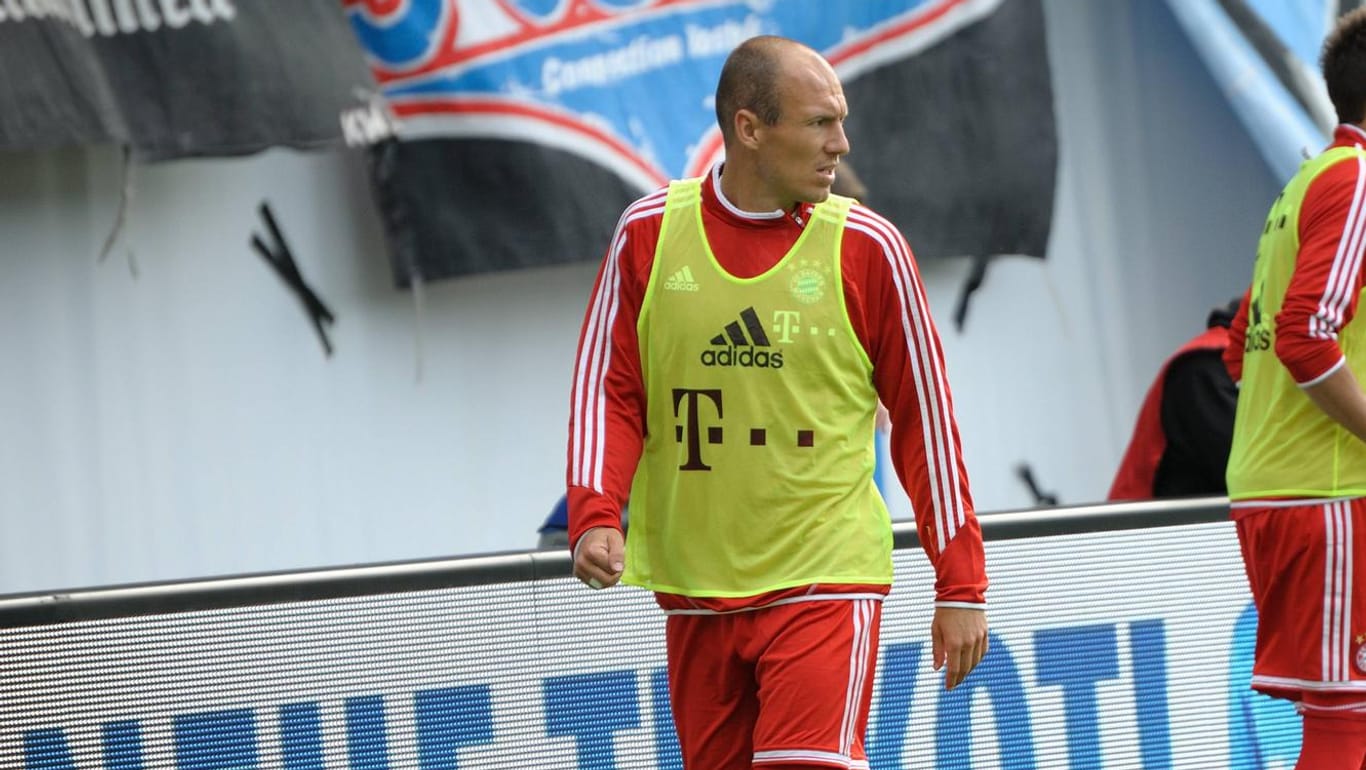 Jahrelang ein gewohnter Anblick: Arjen Robben im Trainingsjersey des FC Bayern (hier bei einem Benefizspiel in Rostock im Jahr 2019).