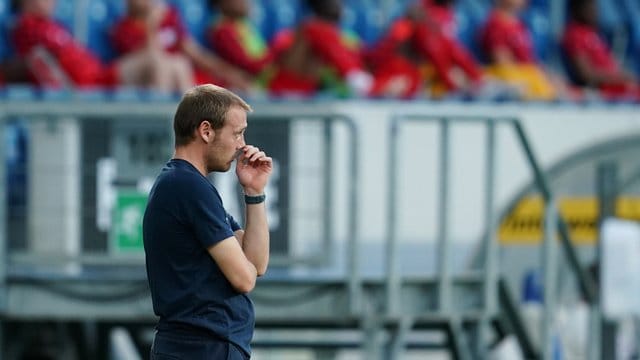 Matthias Kaltenbach ist vorerst offizieller Cheftrainer der TSG 1899 Hoffenheim. Matthias Kaltenbach ist vorerst offizieller Cheftrainer der TSG 1899 Hoffenheim.