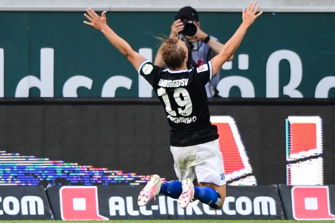 Jubelnder HSV-Stürmer: Joel Pohjanpalo erzielte in Dresden das Tor des Tages.
