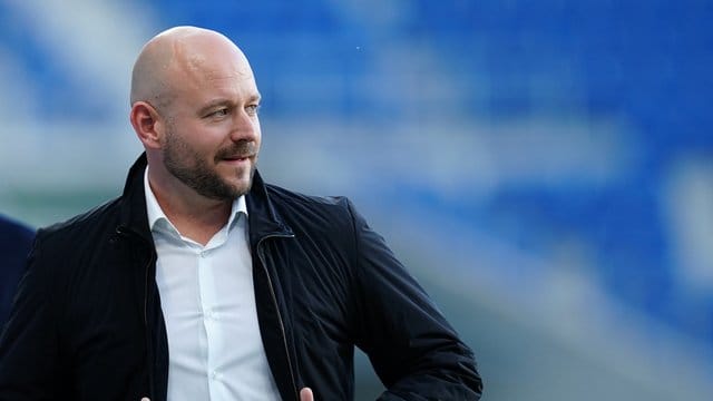 Alexander Rosen sucht einen neuen Trainer für die TSG 1899 Hoffenheim. Alexander Rosen sucht einen neuen Trainer für die TSG 1899 Hoffenheim.