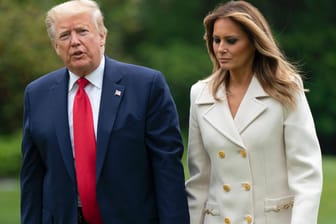Donald Trump und Melania Trump: Angeblich soll die 50-Jährige ihren Ehevertrag erneuern lassen haben.