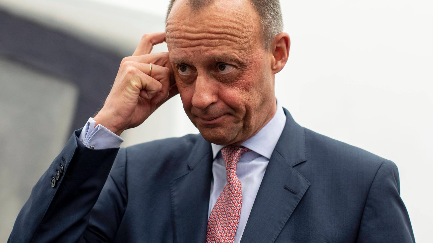 Friedrich Merz: Der Kandidat um den CDU-Vorsitz sieht das Konjunkturprogramm der Bundesregierung kritisch.