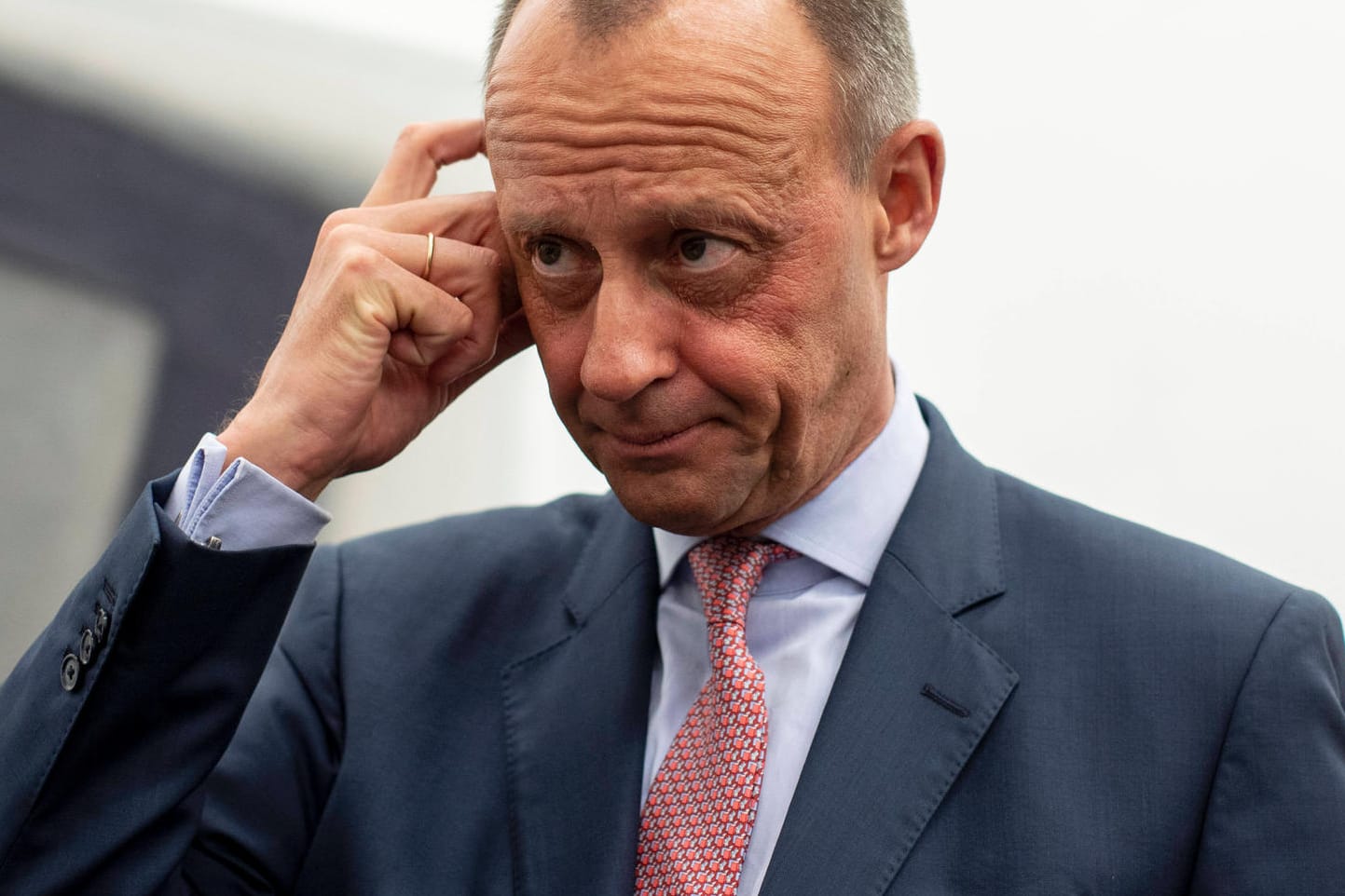 Friedrich Merz: Der Kandidat um den CDU-Vorsitz sieht das Konjunkturprogramm der Bundesregierung kritisch.